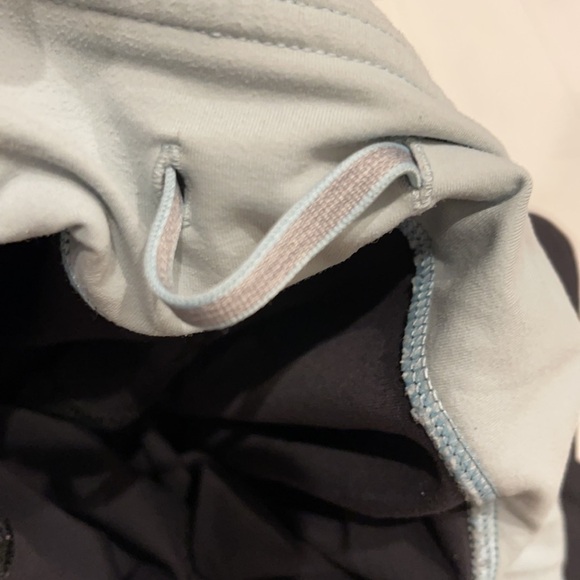 B: 𝅺Lululemon Sz 6 Run Fast and Free Crop Leggings Black Teal ruffle accent - Picture 8 of 9